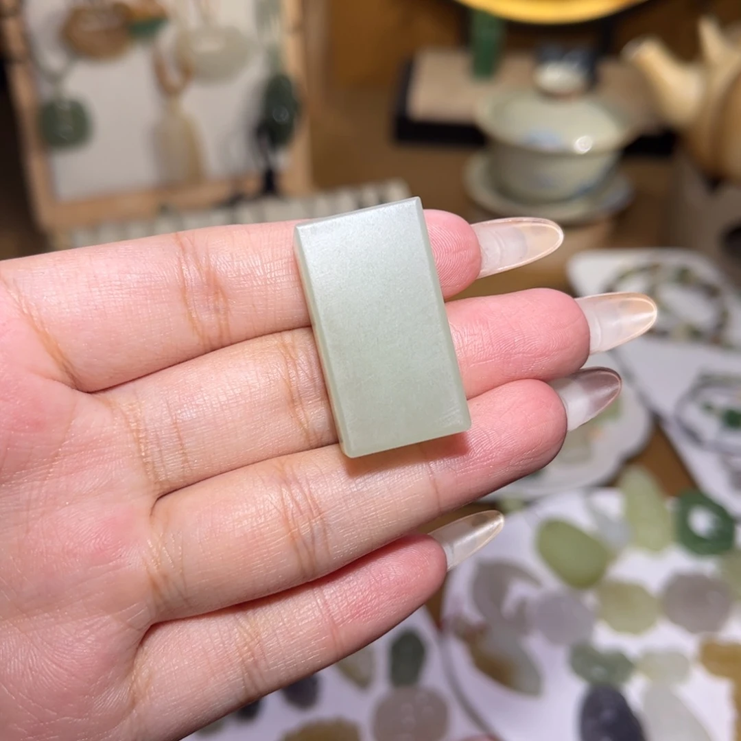 鱼***泡颈饰未镶嵌和田玉