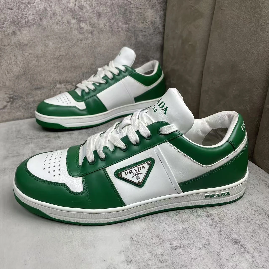 95新 Prada/普拉达 白绿色皮革三角标舒适百搭板鞋/41码