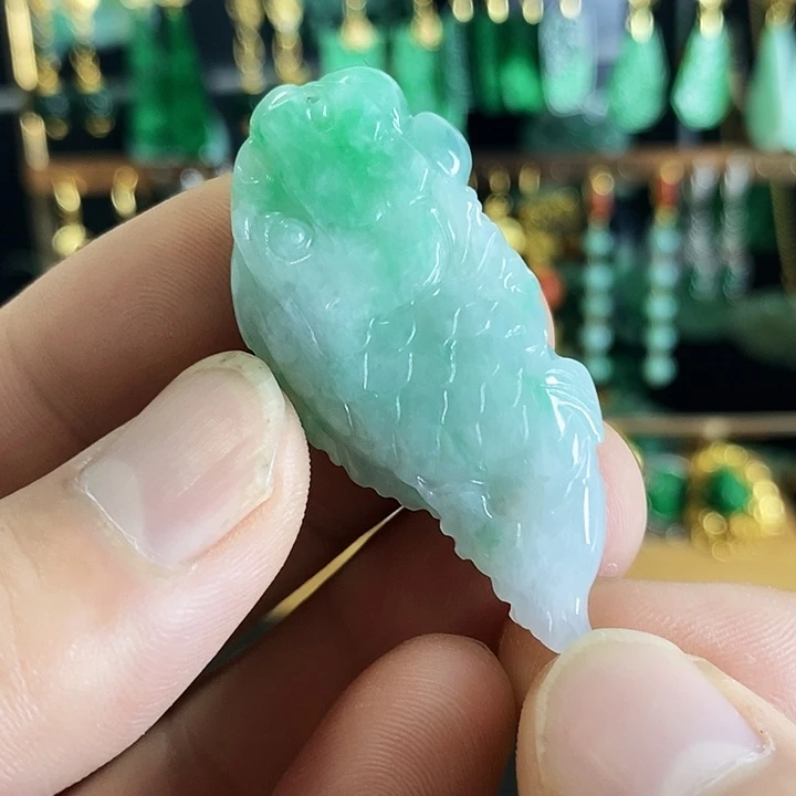 翡翠未镶嵌颈饰吊坠