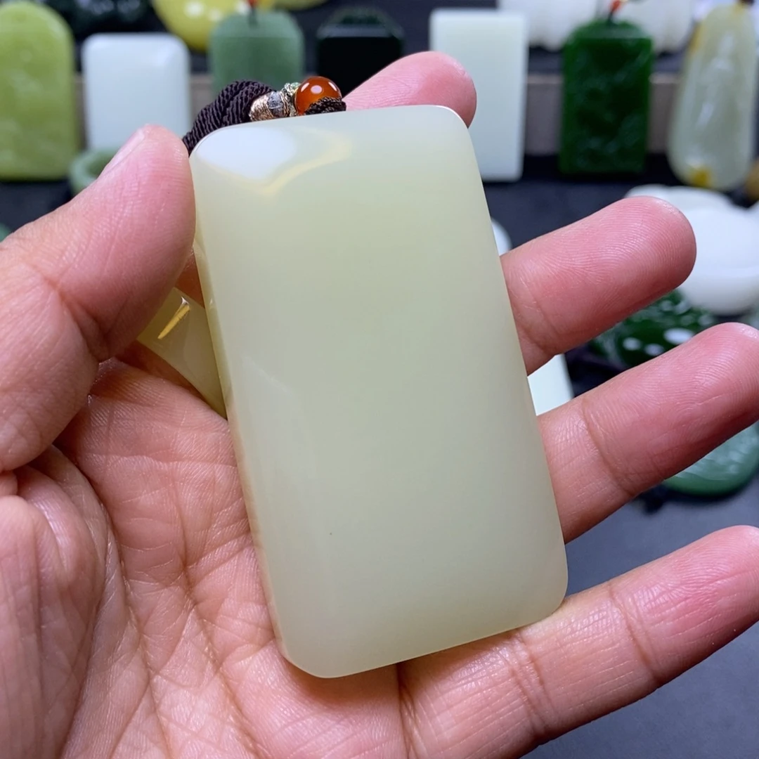 和田玉未镶嵌颈饰强*