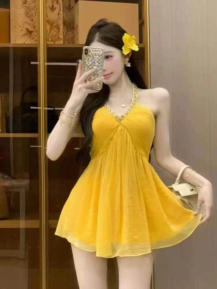 夏季新款纯欲性感镶钻挂脖短款A字连衣裙修身显瘦露背设计