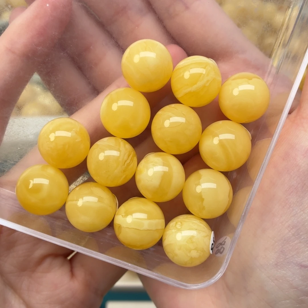 未镶嵌蜜蜡裸石13手串