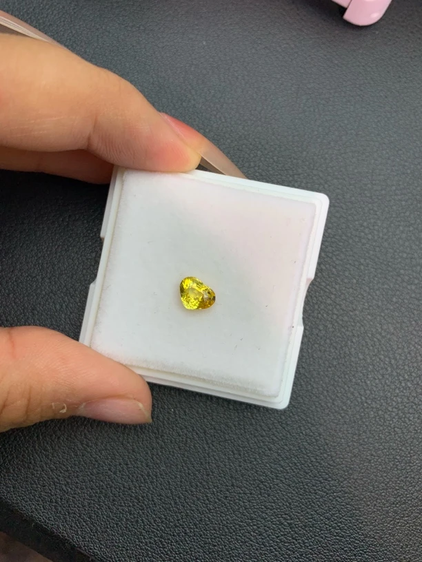 天然金丝雀黄蓝宝裸石