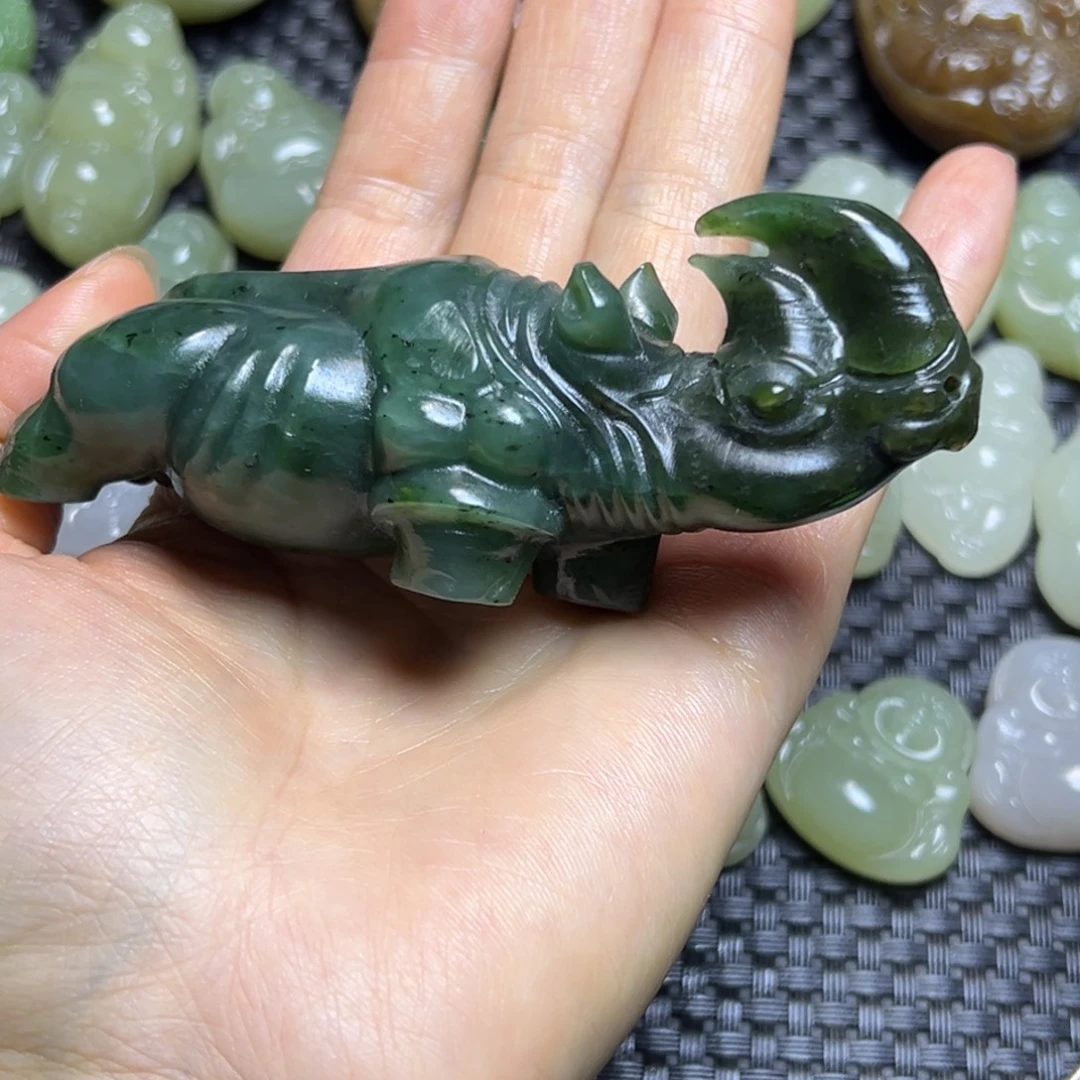 未镶嵌和田玉把件