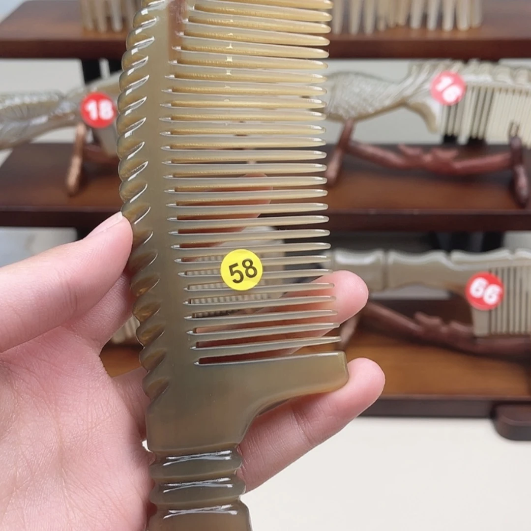 纯手工制作的牛角梳58