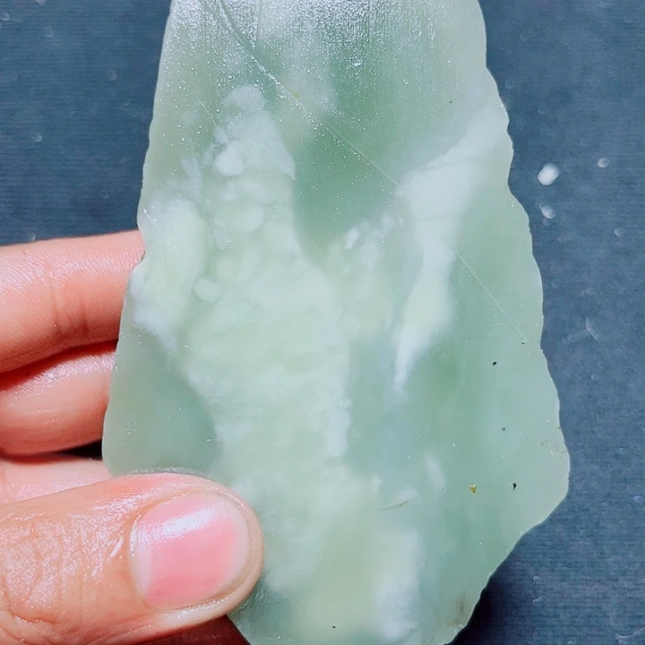 和田玉（糖玉）未镶嵌珠宝奇石