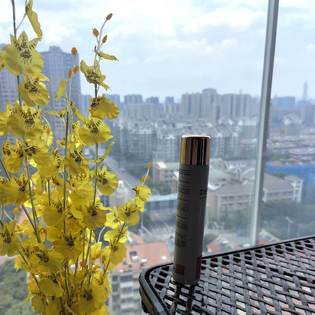 Y院线好用粉色喷喷瓶子刷子