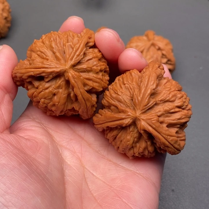 慕***轩木质类核桃核桃核桃