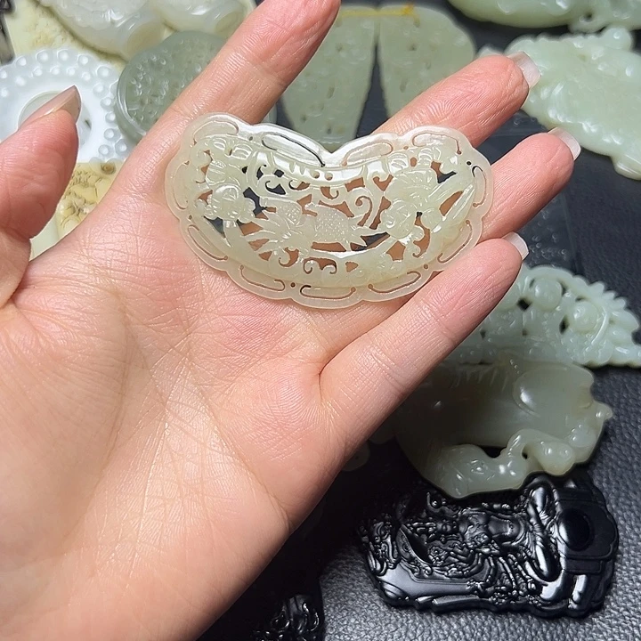 和田玉未镶嵌颈饰