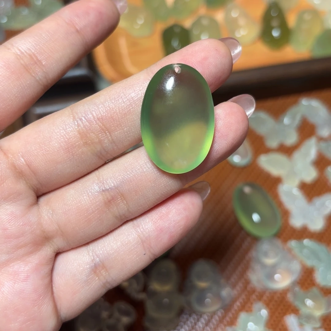 合金蛇纹石玉颈饰