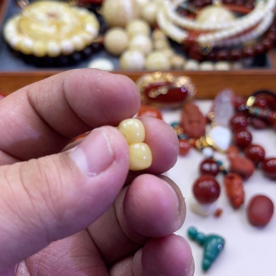 琥珀未镶嵌珠宝奇石24