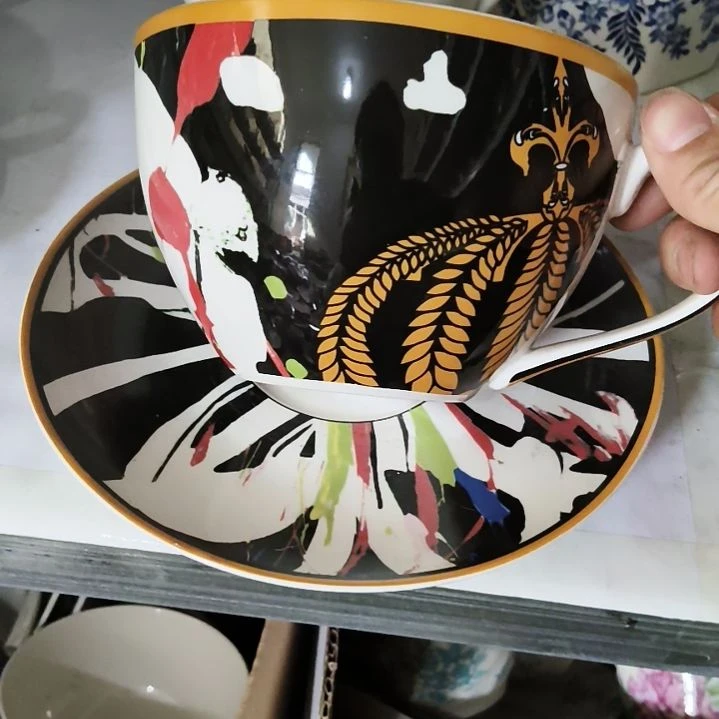 陶瓷盘子碗啥都有
