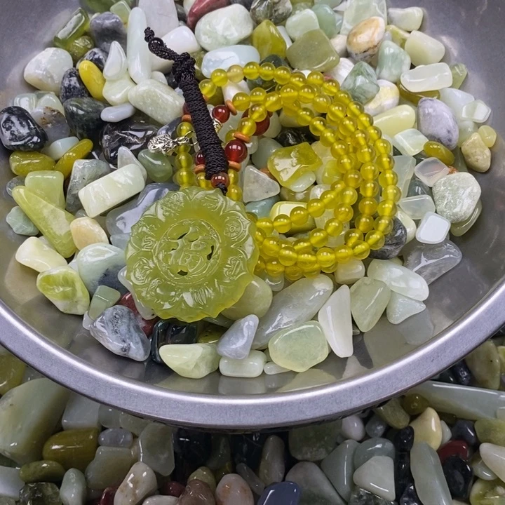 蛇纹石玉鱼缸石未镶嵌