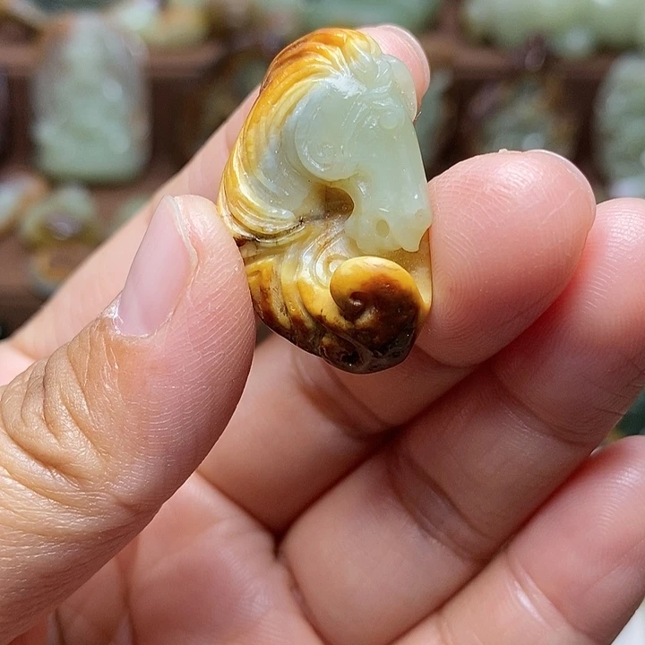 岫岩河磨玉（透闪石质玉）未镶嵌颈饰