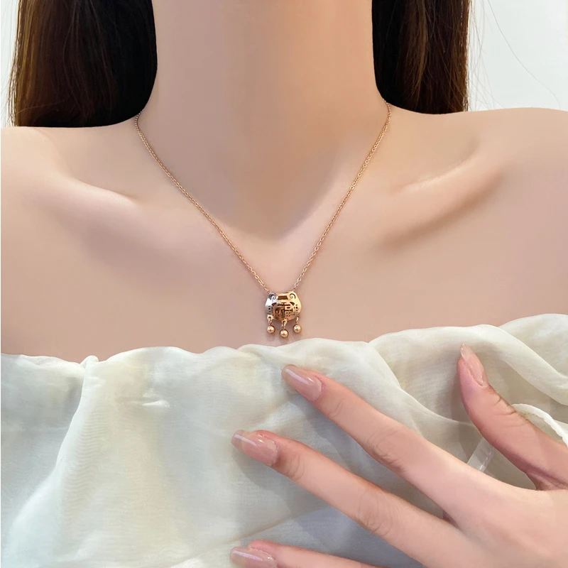 福字长命锁项链女小众轻奢高级感锁骨链2025年新款潮不掉色配饰