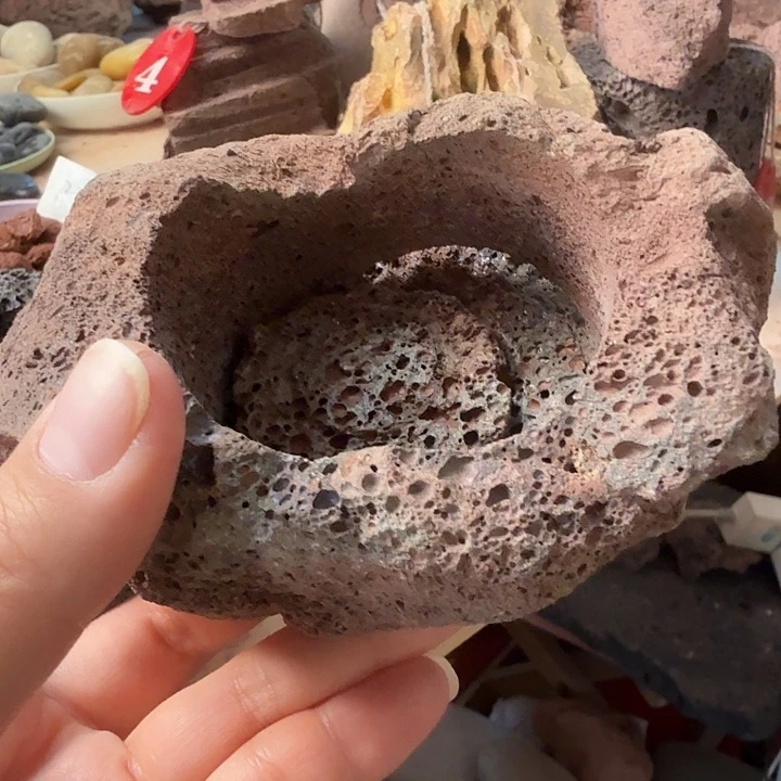 火山石花盆，微瑕疵，不退不换