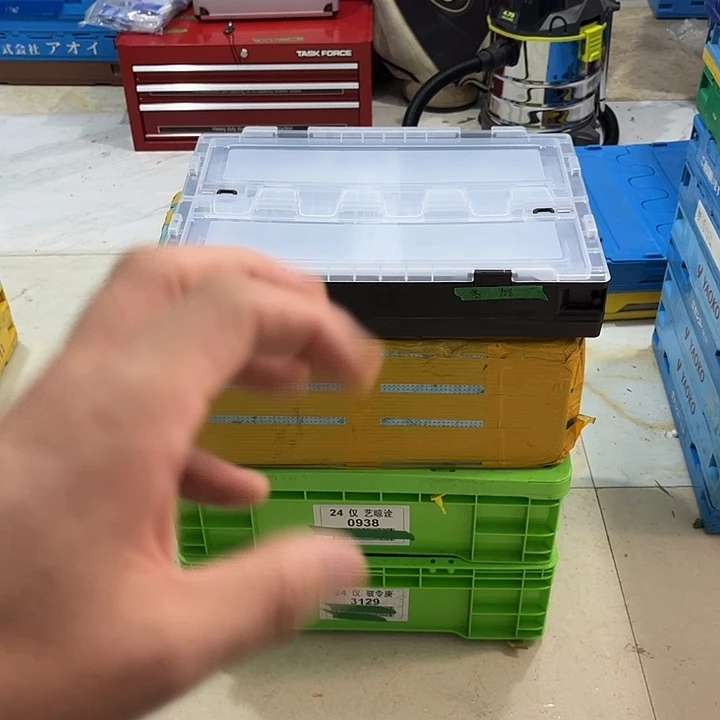 甘***哥厚款带盖子箱子一个