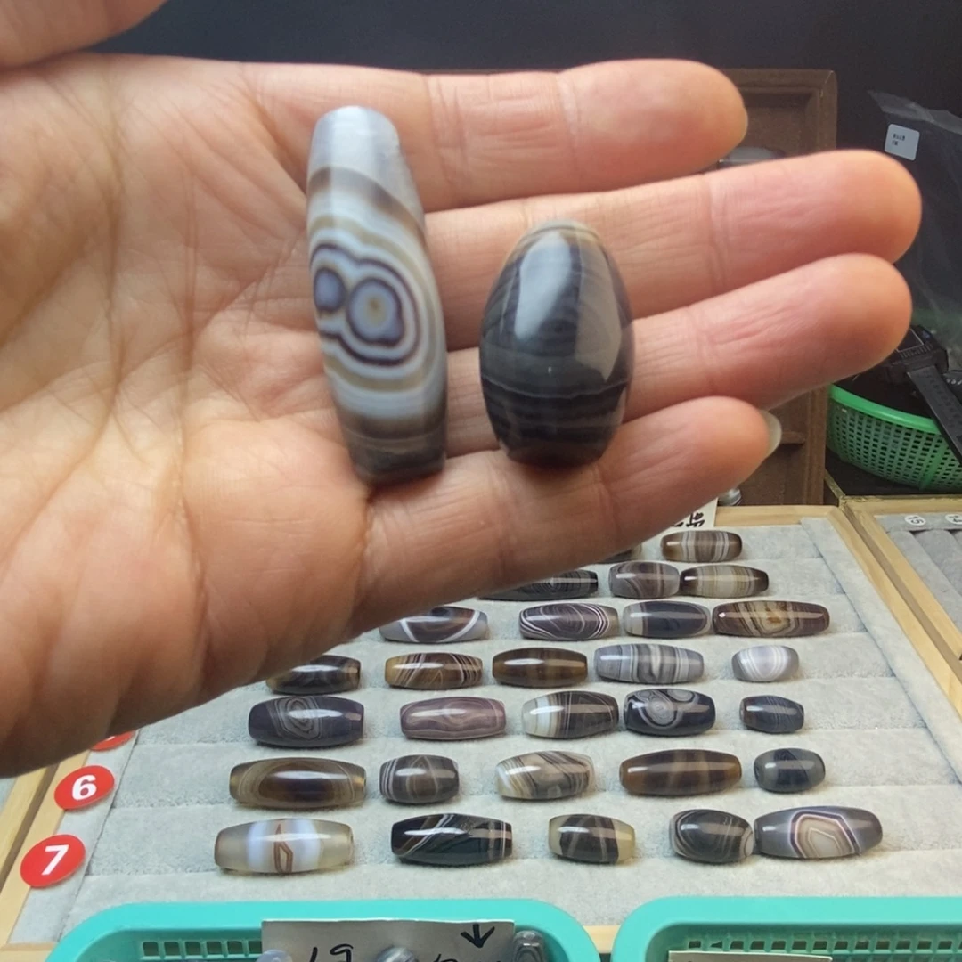 木***叶玛瑙/玉髓未镶嵌颈饰木