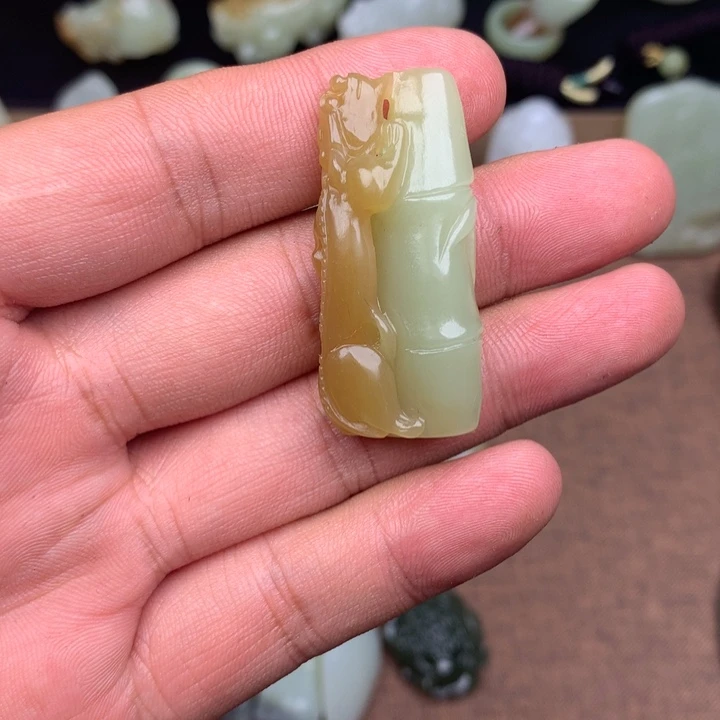 颈饰未镶嵌和田玉