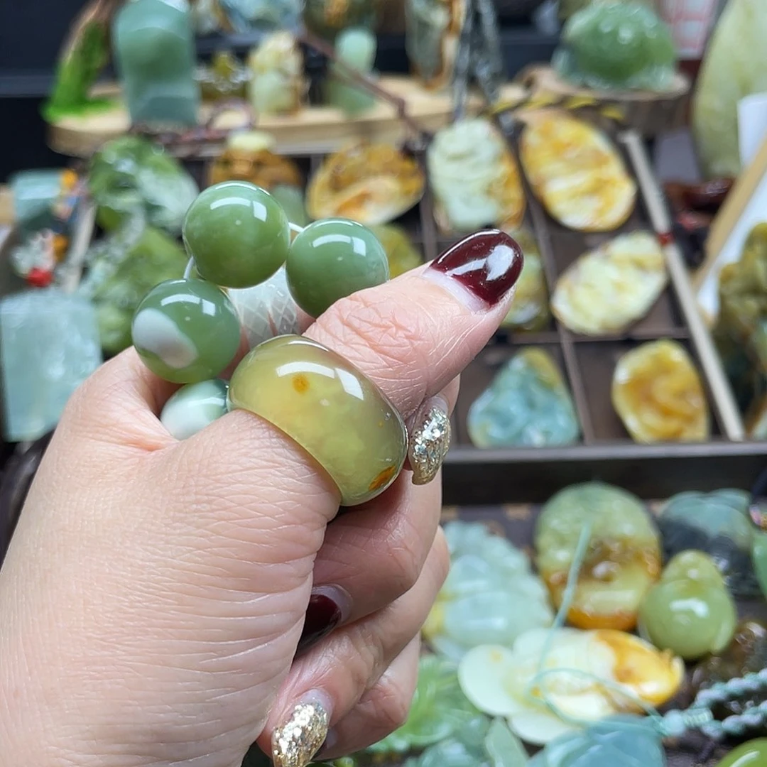 蛇纹石玉颈饰未镶嵌我*板岫玉