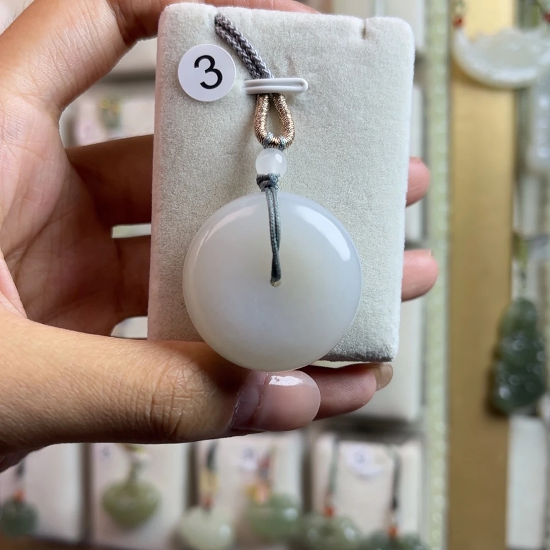 和田玉（糖玉）未镶嵌颈饰