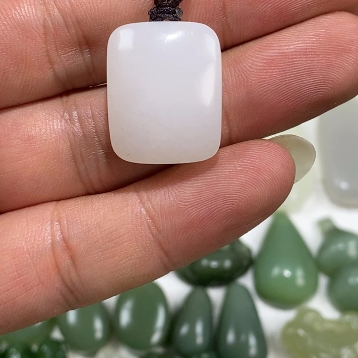 小***來和田玉未镶嵌车挂