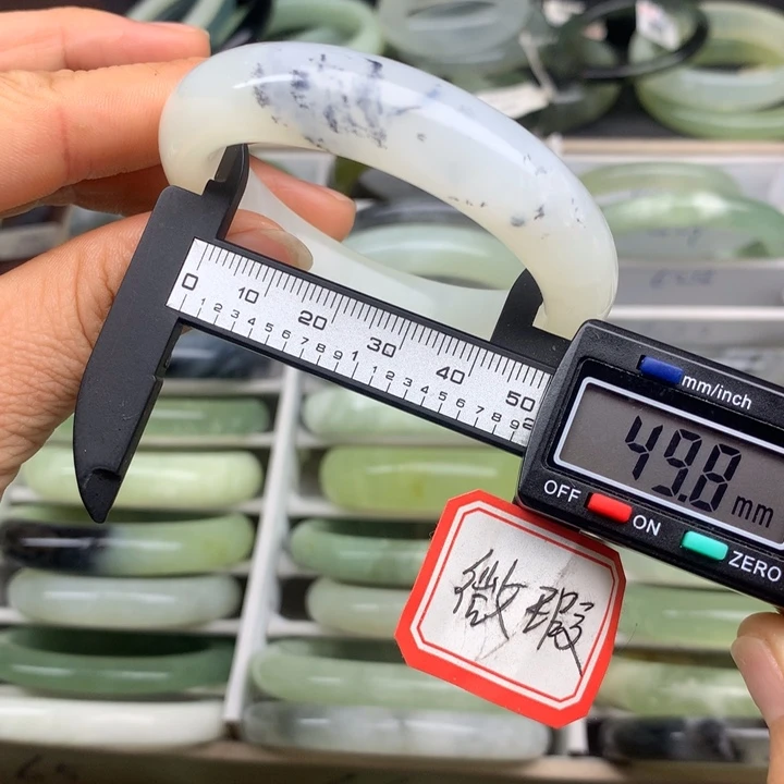 蛇纹石玉未镶嵌手镯628