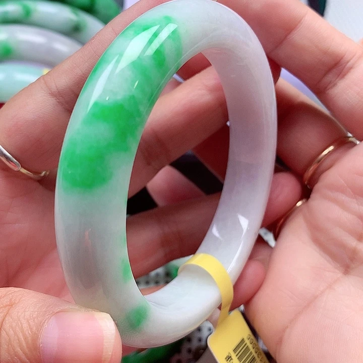 翡翠未镶嵌手镯翡翠