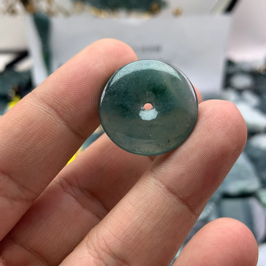 翡翠未镶嵌颈饰扣子