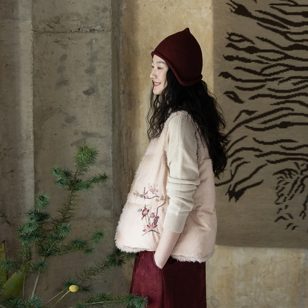 牧衣游原创 丝棉手工刺绣夹棉马甲女冬复古民族风文艺开衫 砚秋