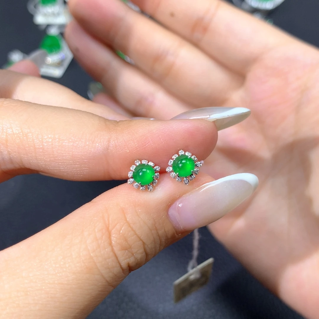 翡翠18K金镶嵌耳饰翡翠