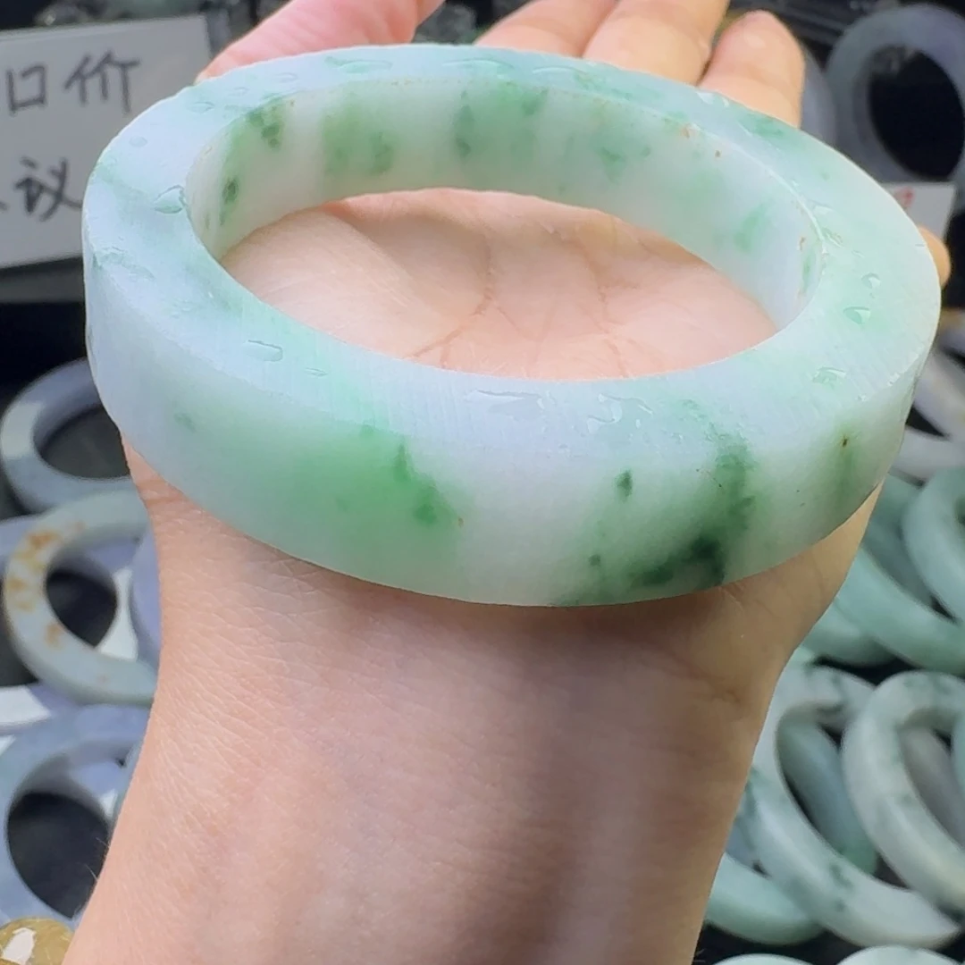 未镶嵌翡翠手镯定制翡翠