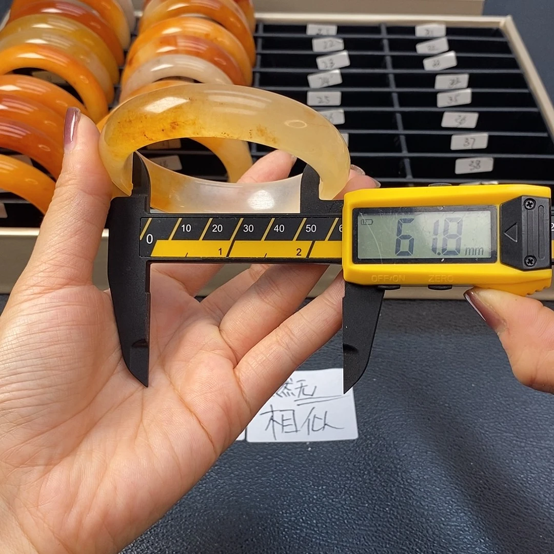 未镶嵌石英质玉（黄龙玉）手镯20号茄子山金沙老油红如血黄龙