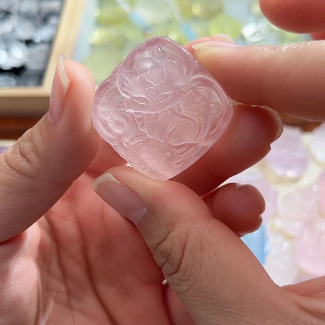 紫晶颈饰未镶嵌小*?粉水四方如意27