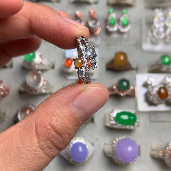 翡翠未镶嵌戒指戒指