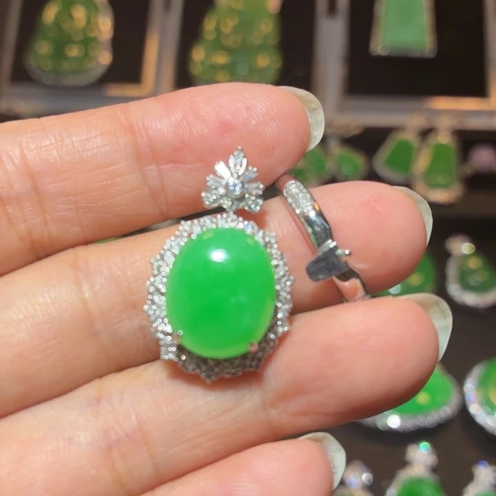 翡翠18K金镶嵌吊坠(不含链)翡翠