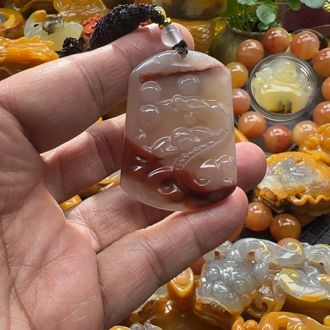 石英质玉未镶嵌颈饰