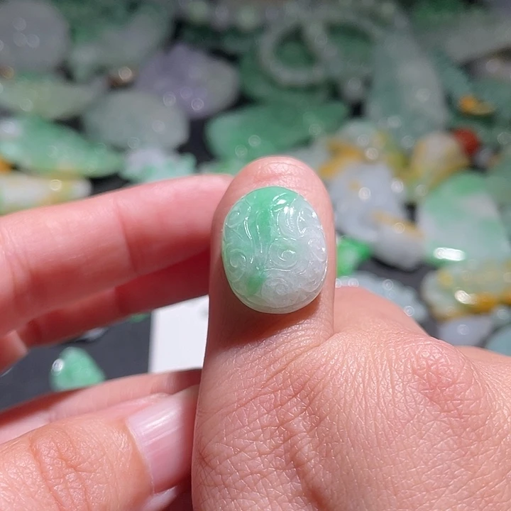 颈饰未镶嵌翡翠天