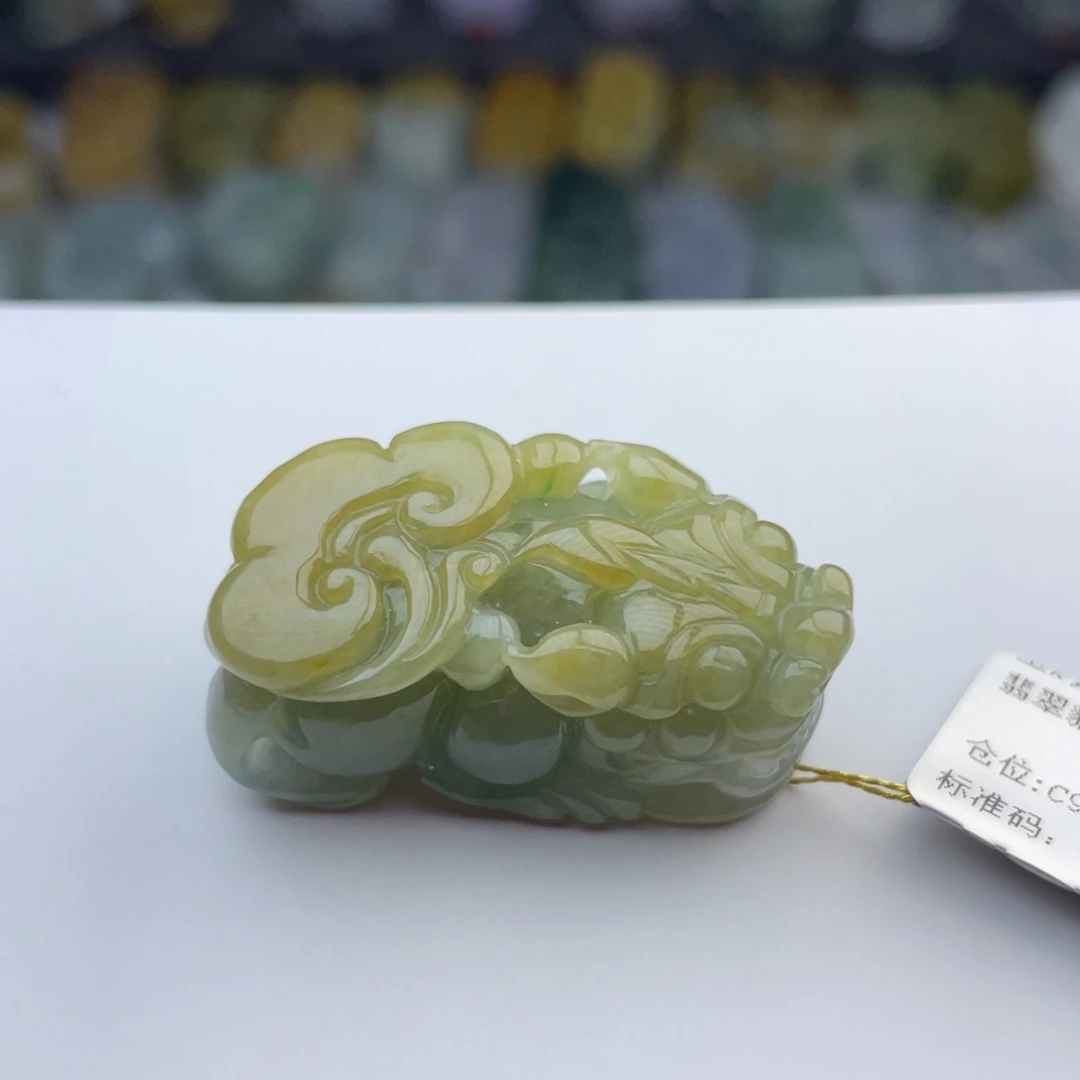 翡翠颈饰未镶嵌貔貅
