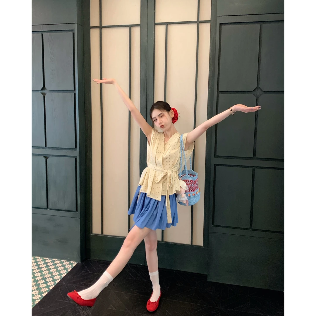 赵小小【气质满格】韩版简约气质V领无袖碎花背心女收腰上衣28377