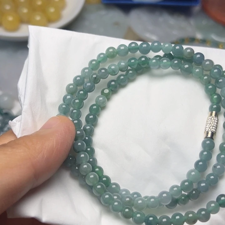 翡翠未镶嵌颈饰挂件