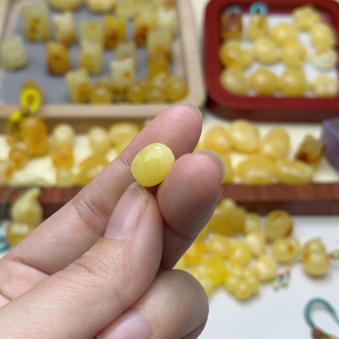 【闪购商品】蜜蜡裸石未镶嵌配饰