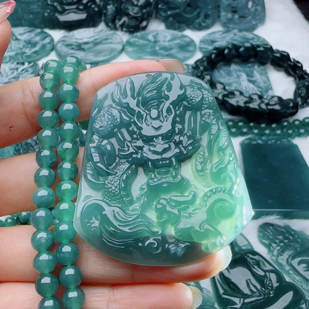 翡翠未镶嵌颈饰多样性发货天然的A货翡翠