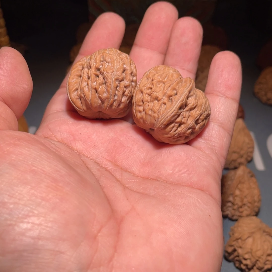 是***吖桃核吊坠平谷元宝