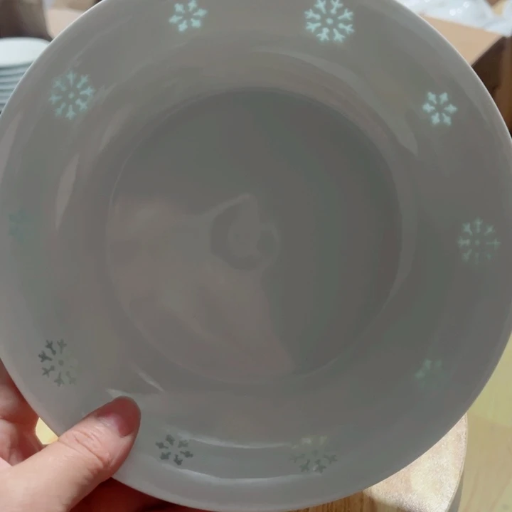 青花玲珑8寸窝盘雪花雕刻