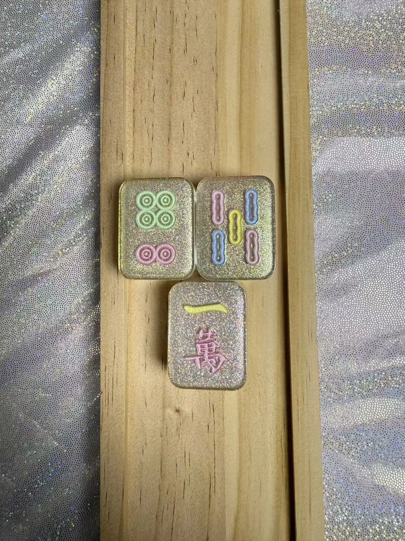 [主播代拆]人鱼姬爆闪亮片手工滴胶麻将挂件摆件时尚潮玩