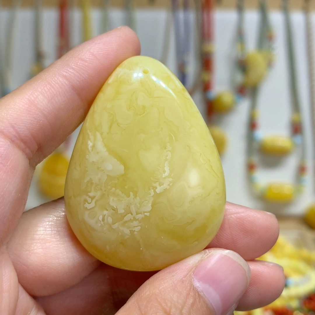 蜜蜡未镶嵌颈饰水滴
