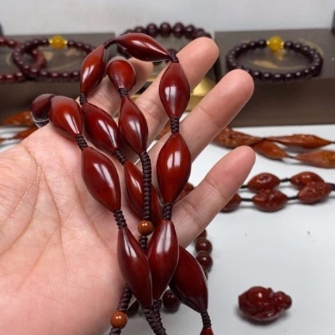 橄榄核吊坠畫橄榄核