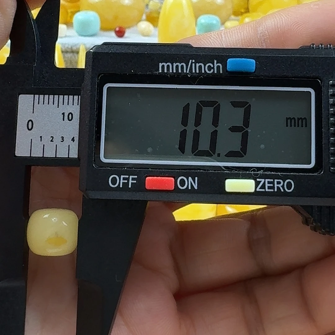 蜜蜡未镶嵌裸石17杂