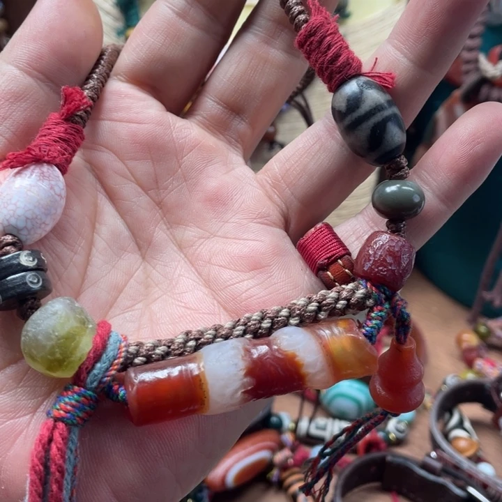 玛瑙/玉髓颈饰未镶嵌九**?